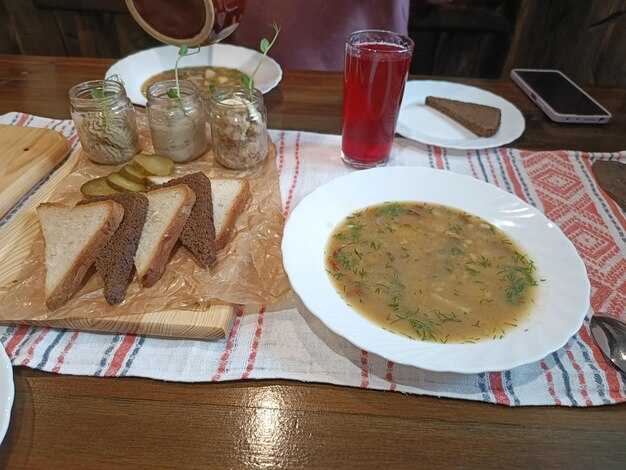 Ингредиенты для рассольника с перловкой и говядиной